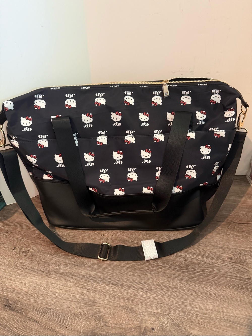 Super Cute Hello Kitty Black Printed Travel Large Tote Bag with Dual Straps- NWT